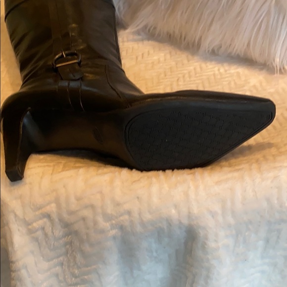 Circa Joan and David Boots - Picture 4 of 5